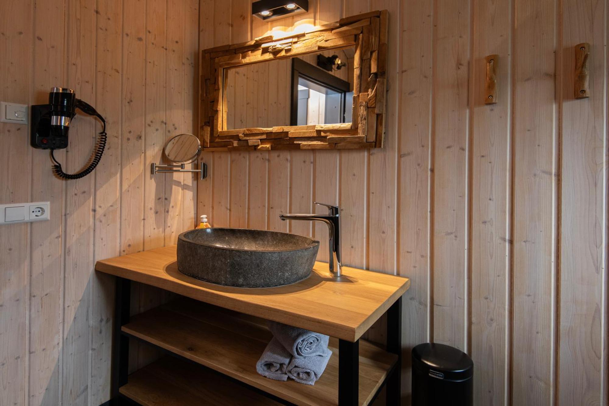 Kustelberg Lodges Medebach Buitenkant foto